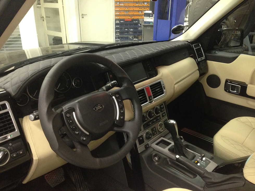 Range Rover L322 fra 2003 med Cream Leather, sportsrat og Piano lak